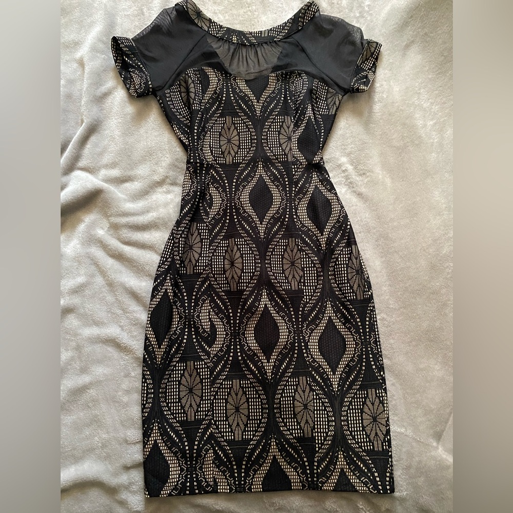 Enfocus Studio Black and Cream Geometric Mini Dress